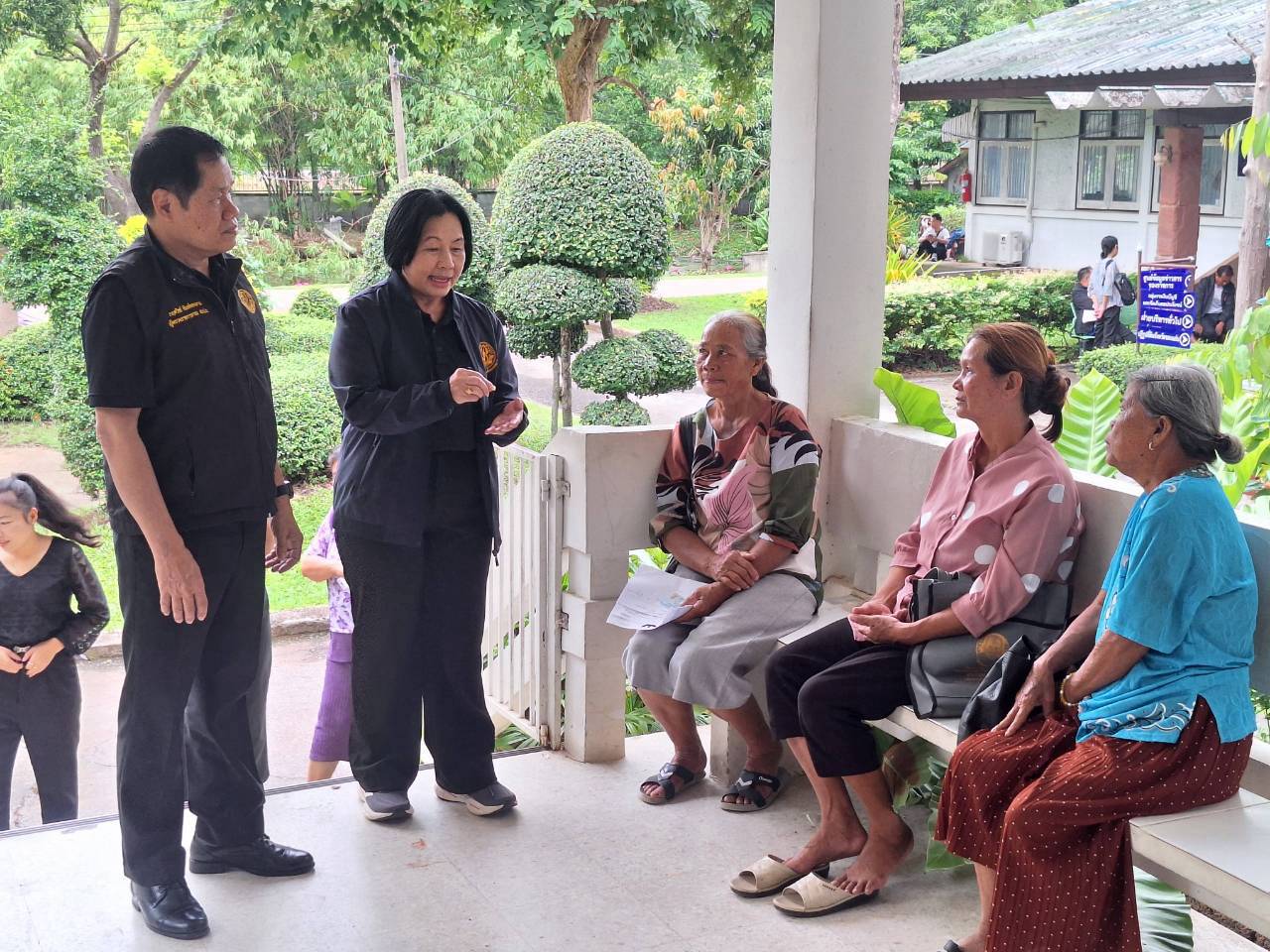 title - ผู้ตรวจราชการ ส.ป.ก. ลงพื้นที่จังหวัดขอนแก่น ประชุมติดตามความก้าวหน้าผลการดำเนินงาน พร้อมตรวจเยี่ยมให้กำลังใจกลุ่มวิสาหกิจชุมชนสมุนไพรไผ่คำ 39 